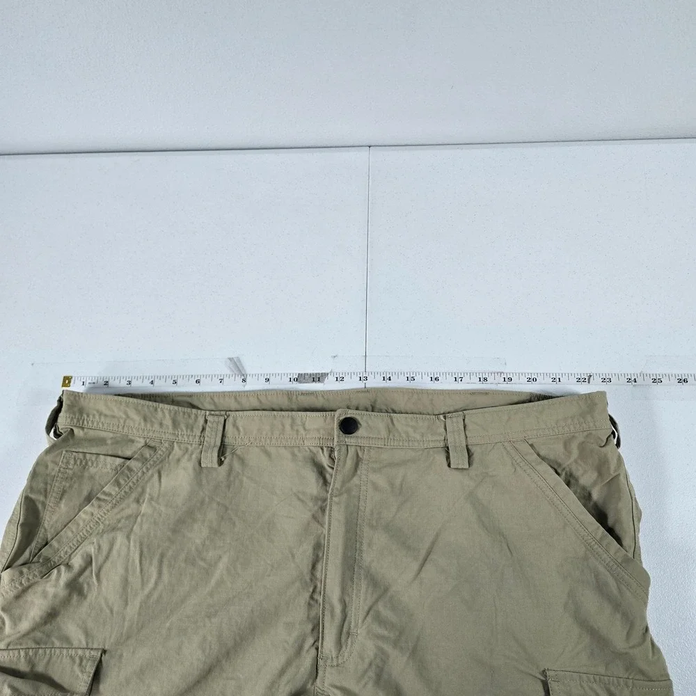 Duluth Trading Co Mens Khaki Tan Nylon Ripstop Cargo Shorts 18262 Size 46 11in